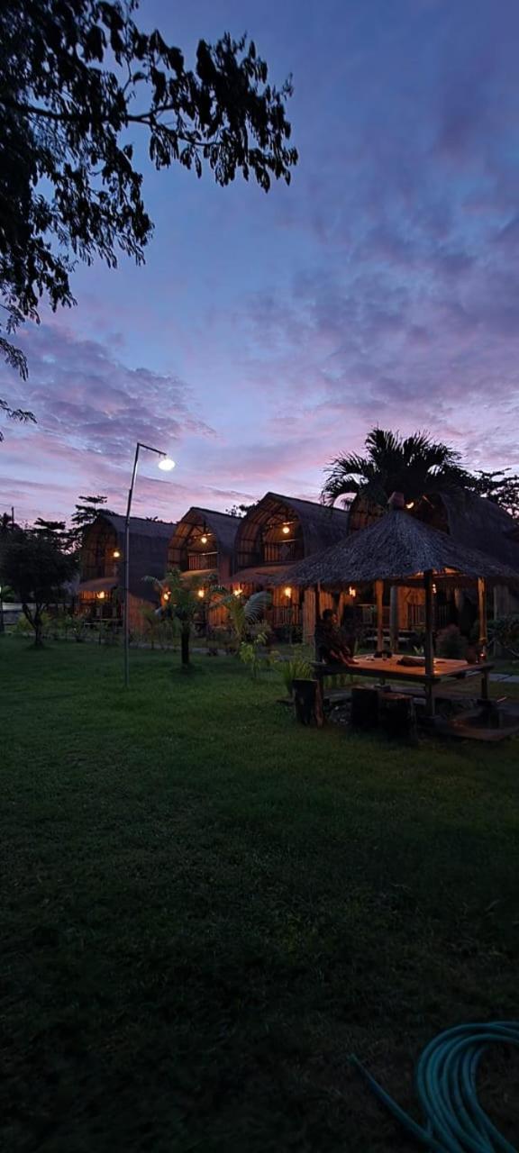 Mahkota Atia Bungallow Praya Exterior foto